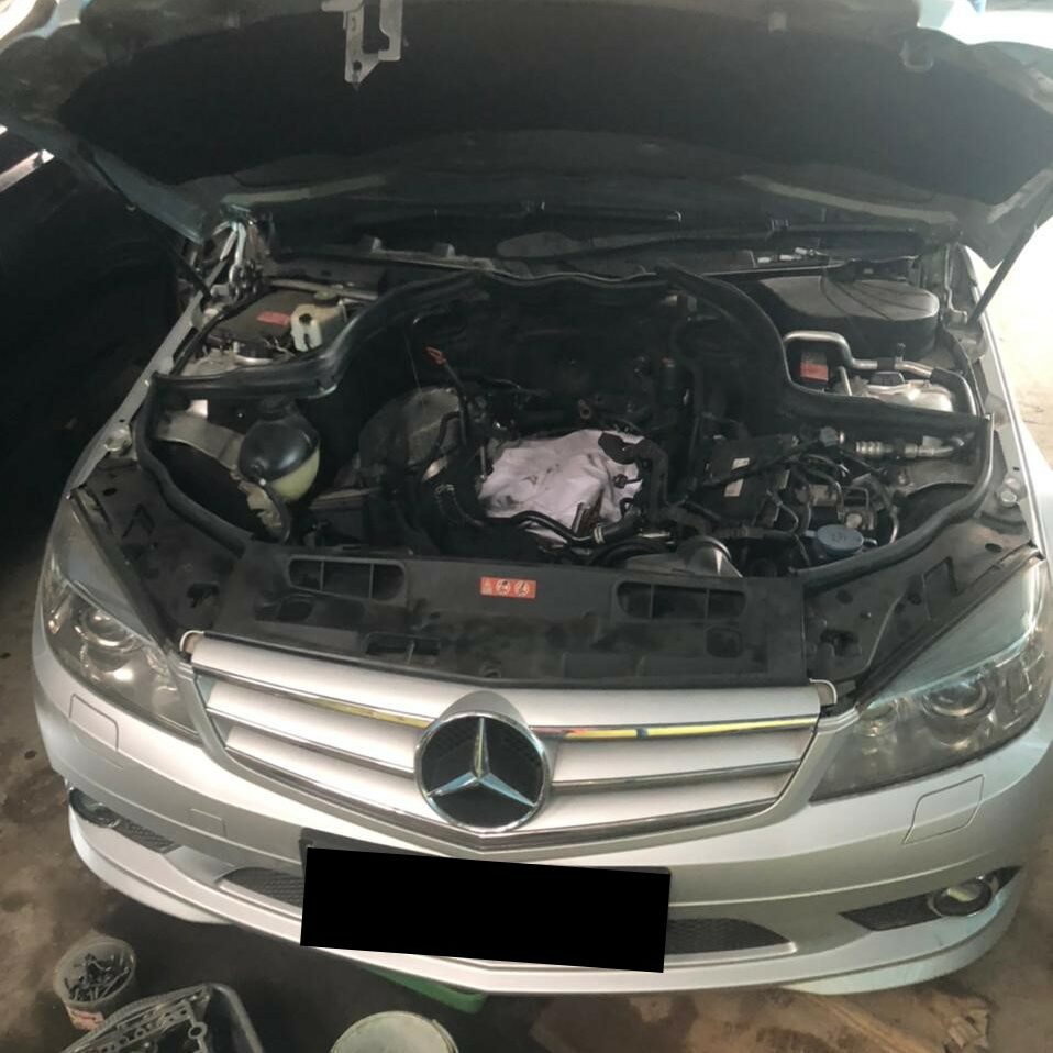 Service Mercedes Benz C250 W204 Suara Mesin Berisik, Kebocoran Oli