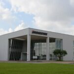 Service %Customfield(Mobil)% Di Lokasi Anda